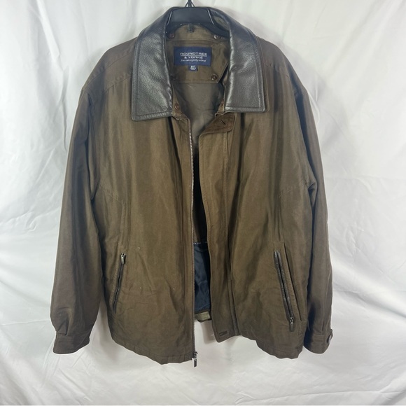 Roundtree & Yorke Suede Jacket with Leather Collar
